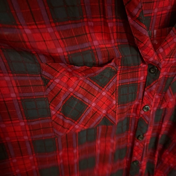 Torrid Red Plaid Short Sleeve Button Down Red Black Size 4/4X - Picture 4 of 6